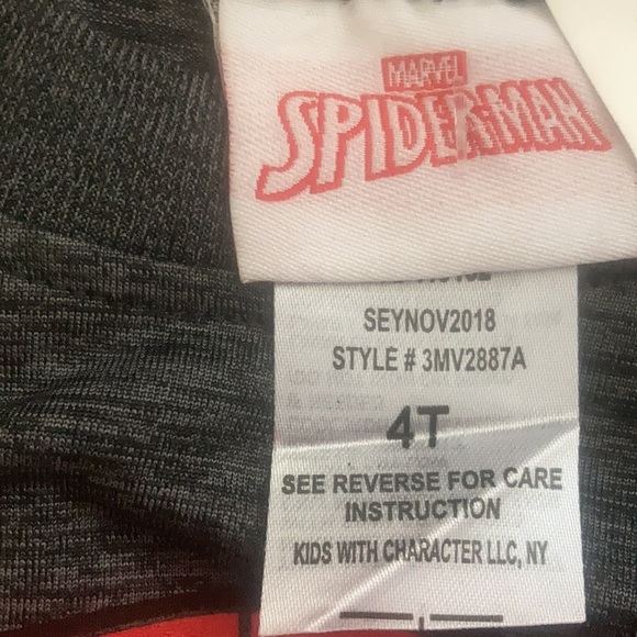 Spider-Man dry fit shorts and short sleeve top set. - Picture 3 of 4